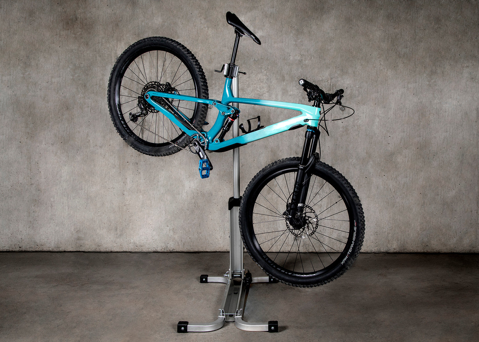 Combo: Balance Trainer and Repair Stand + Free Chain Clutch